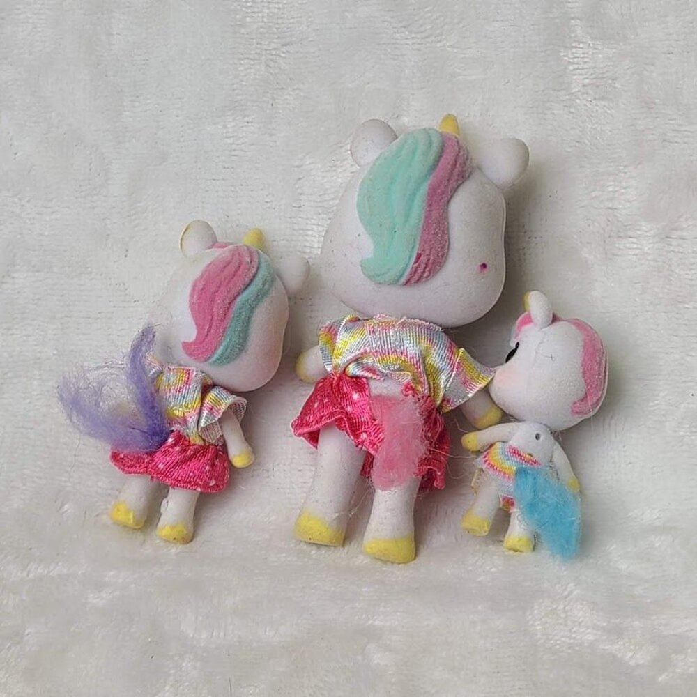 Lot of 7 Flocked Toy Figurines Lil Woodzeez Fox Honey Bee Acres Unicorn Family - Picture 6 of 12